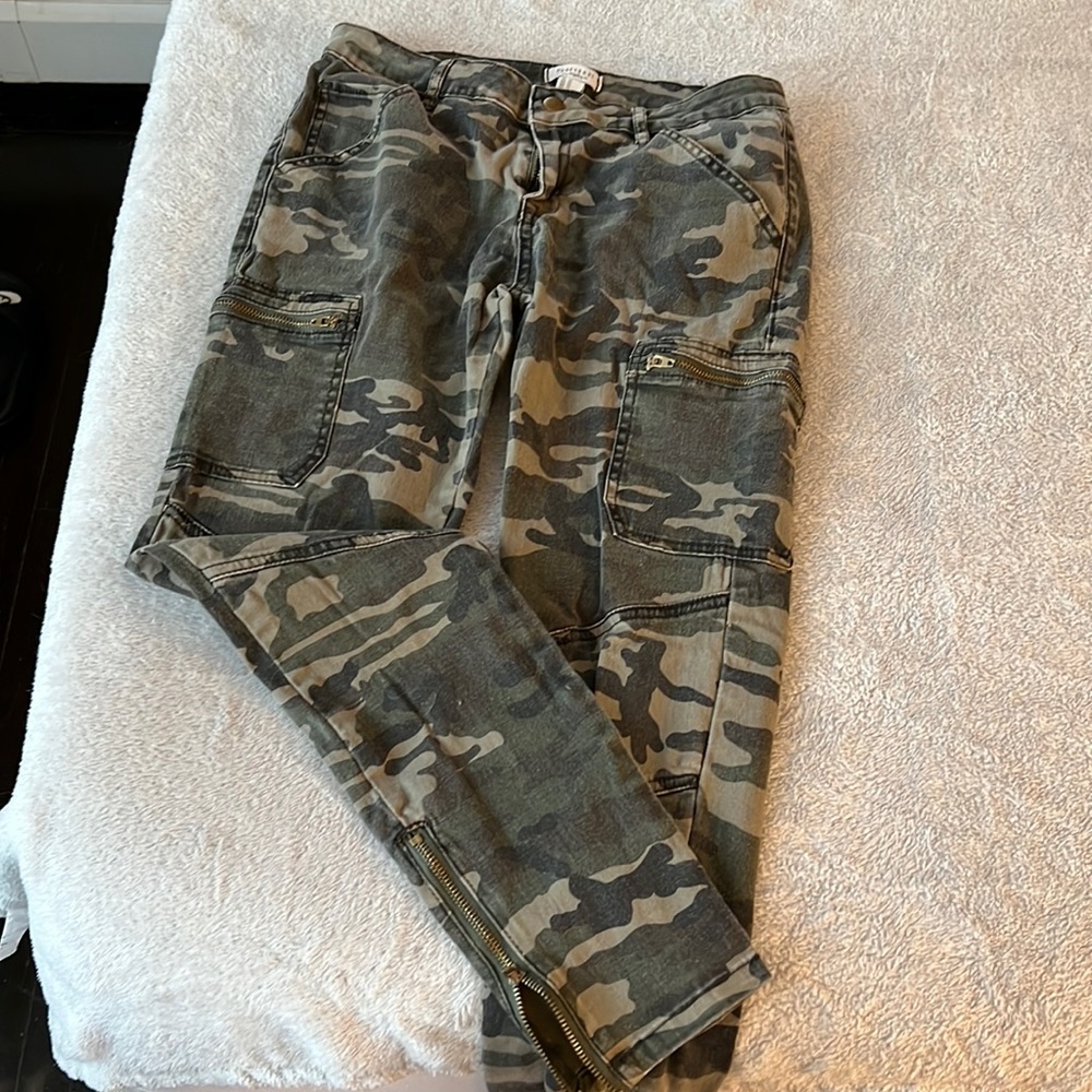 Camo skinny leg jeans